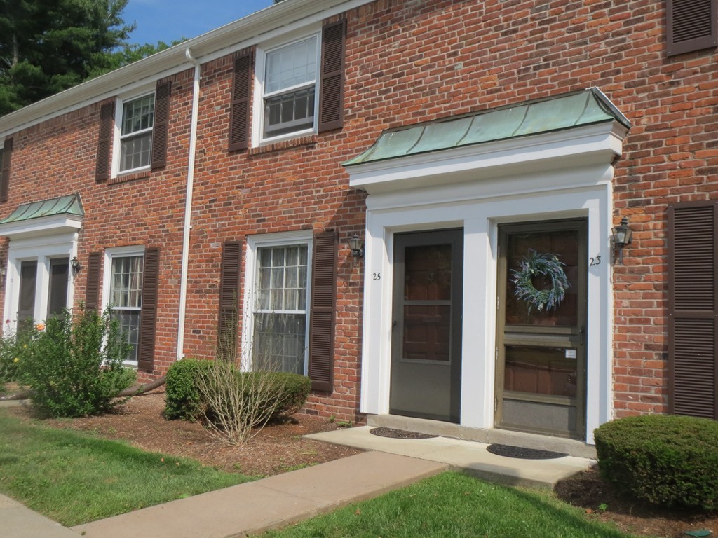 25 Smithfield Court, Unit 25 Springfield, MA 01108 - Photo 1 of 17 Gallery Image 1