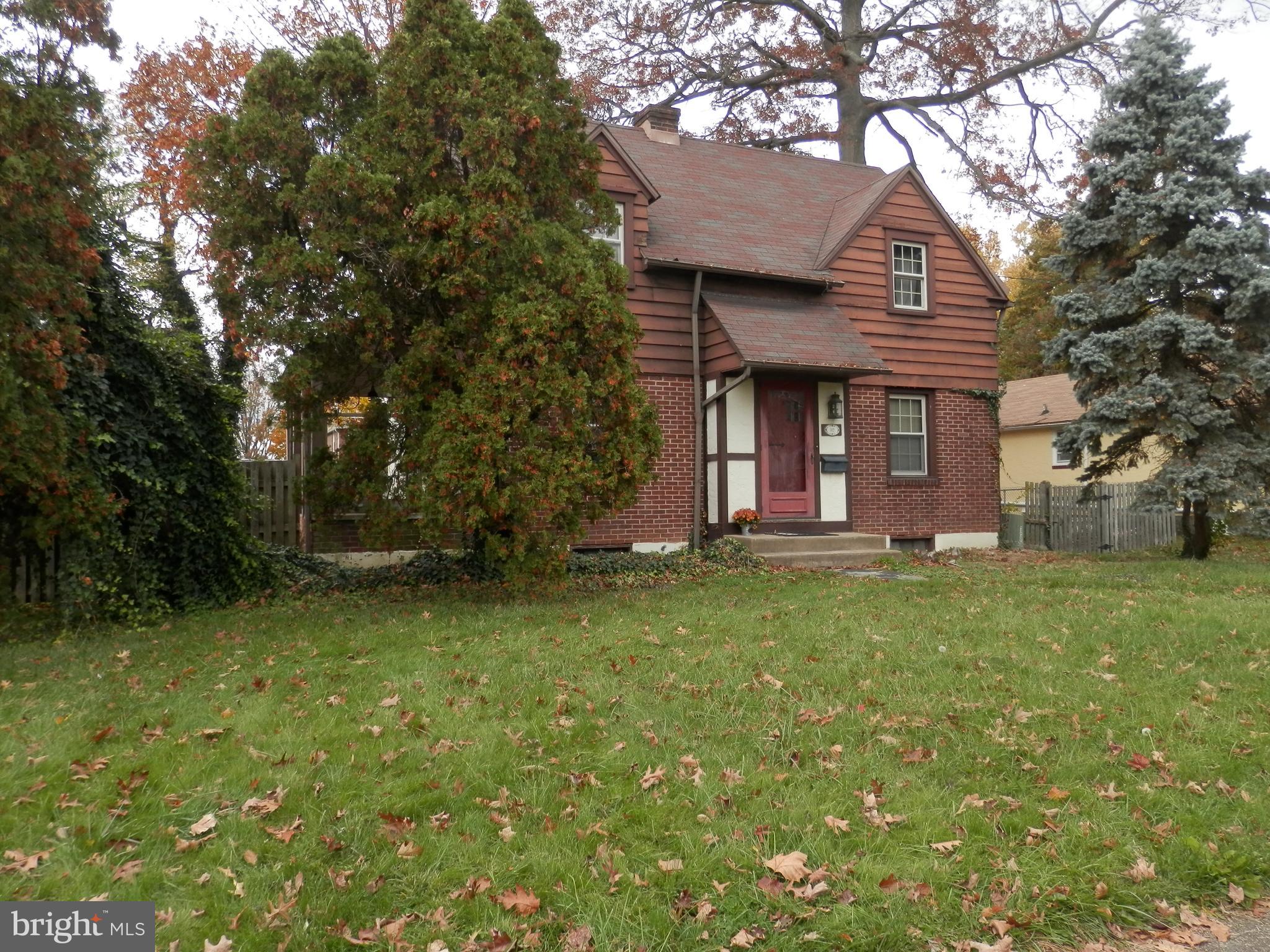 142 West Forrestview Road Brookhaven, PA 19015 - Photo 1 of 39 Gallery Image 1