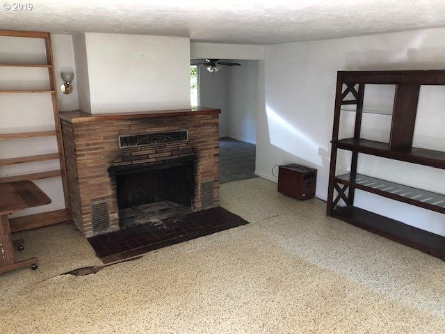 12421 Highway 126 Mapleton, OR 97453 - Photo 4 of 27 Gallery Image 4