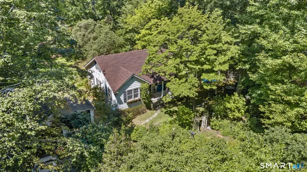 $950,000 | 158 Spring Water Lane, New Canaan, CT 06840