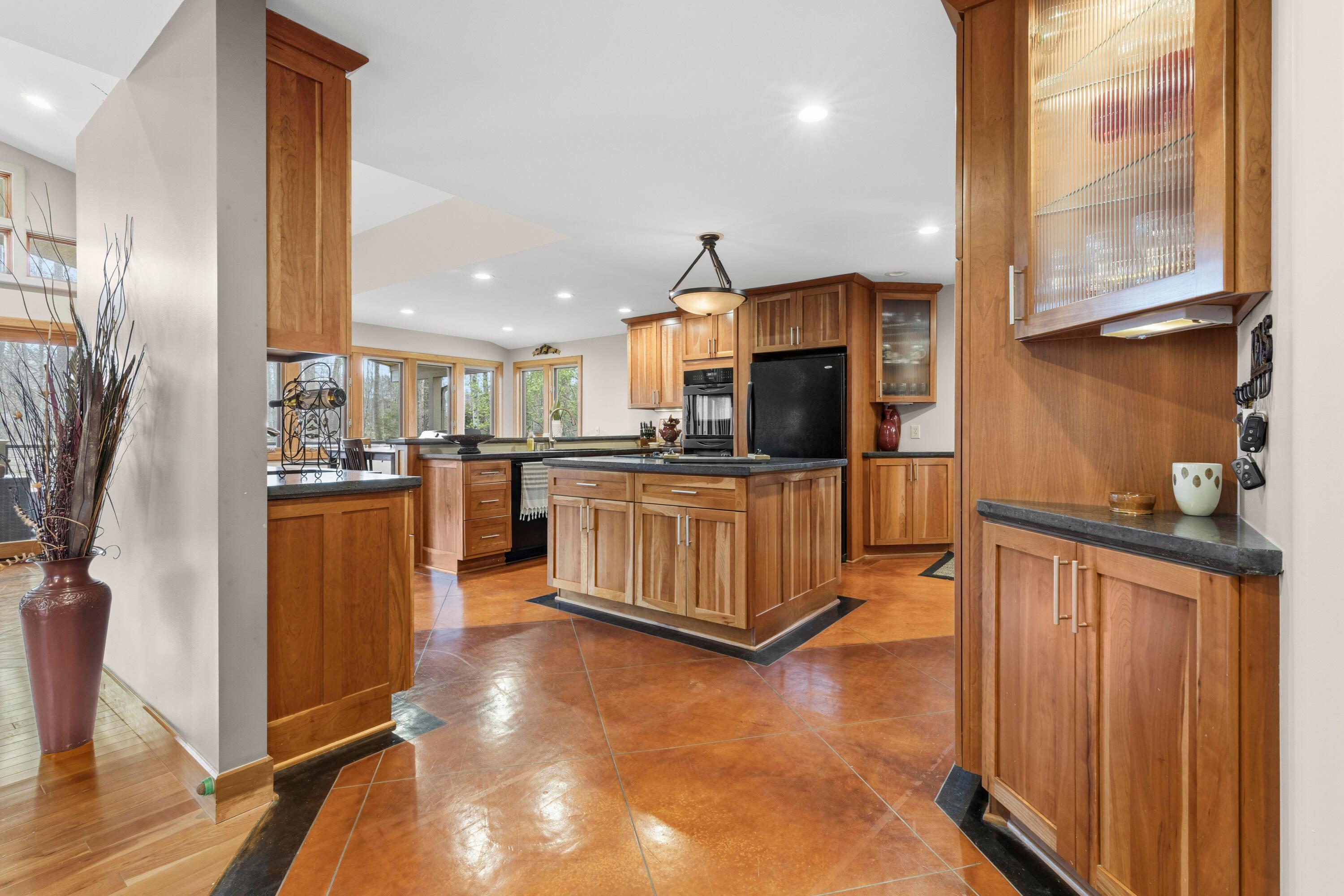 7860 Schott Road Westerville, OH 43081 - Photo 18 of 71 18. Kitchen