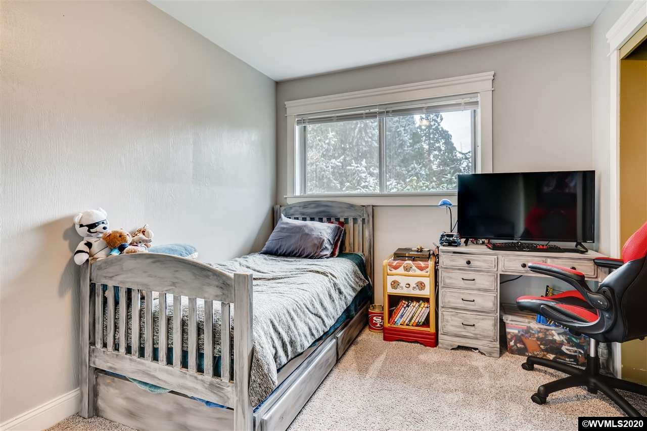 1323 Madrona Loop Southeast Salem, OR 97302 - Photo 17 of 29