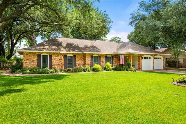 $280,000 | 318 Parkway Drive, Natchitoches, LA 71457