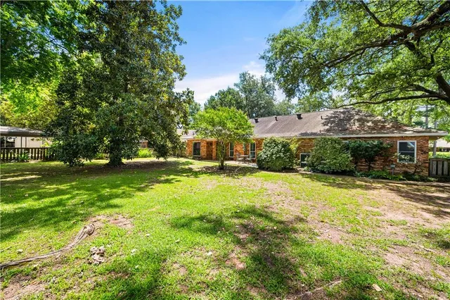 $280,000 | 318 Parkway Drive, Natchitoches, LA 71457