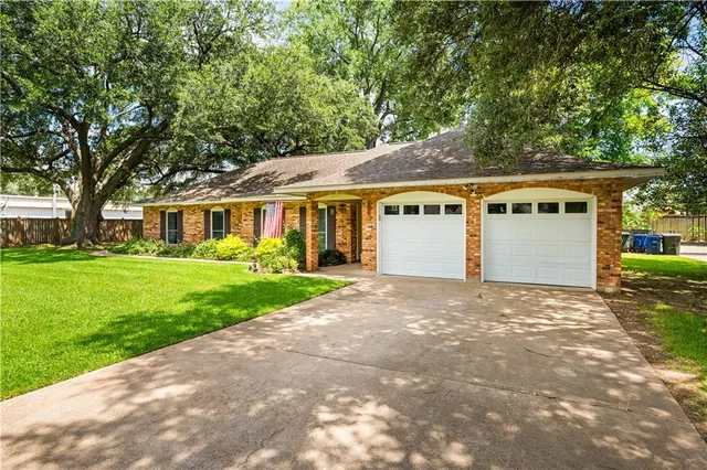 $280,000 | 318 Parkway Drive, Natchitoches, LA 71457