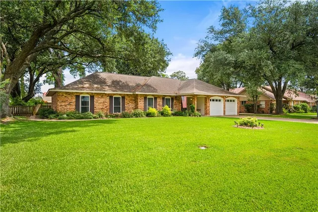 $280,000 | 318 Parkway Drive, Natchitoches, LA 71457