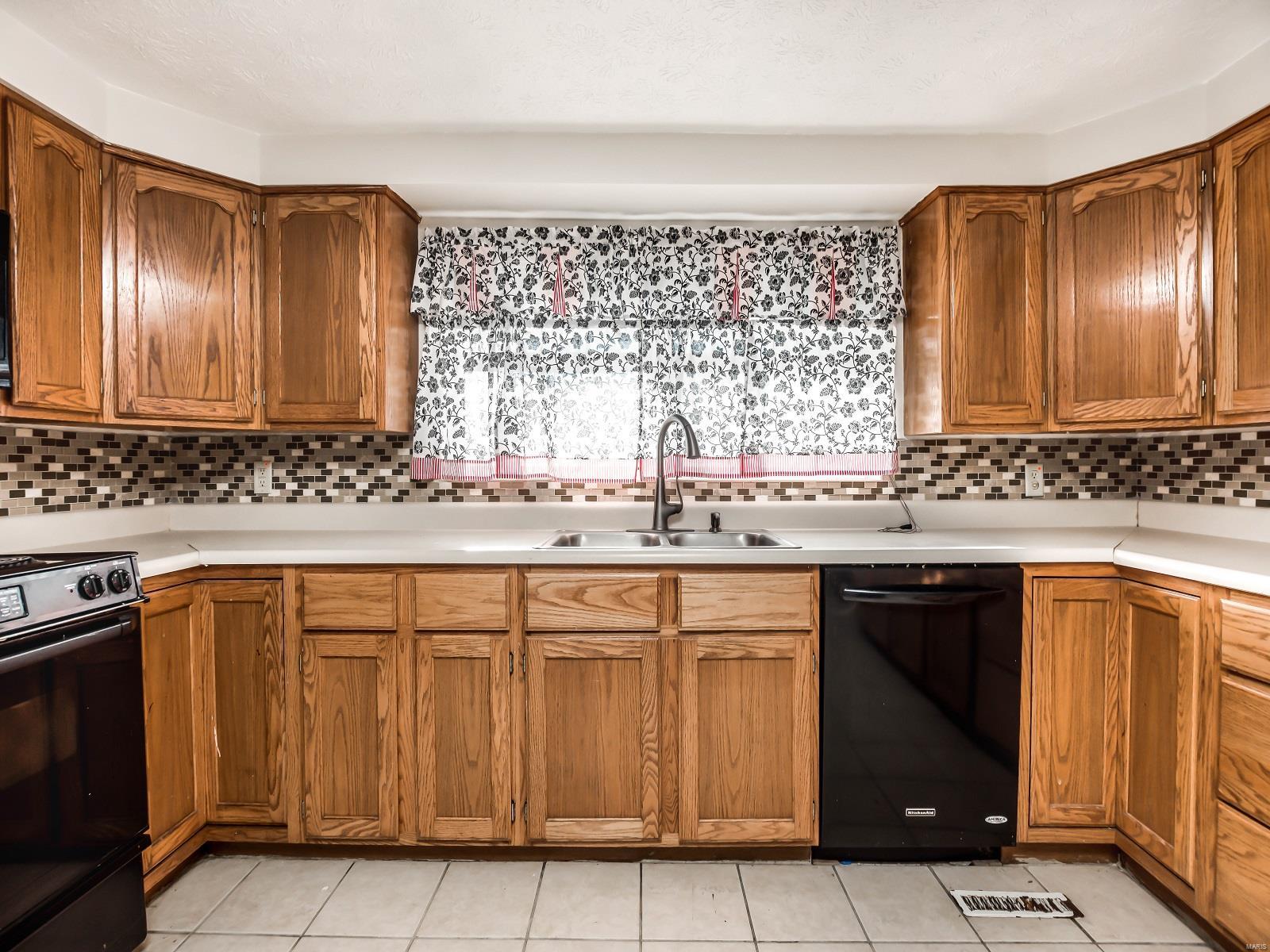 9823 Bunkum Road Fairview Heights, IL 62208 - Photo 11 of 41 Gallery Image 11