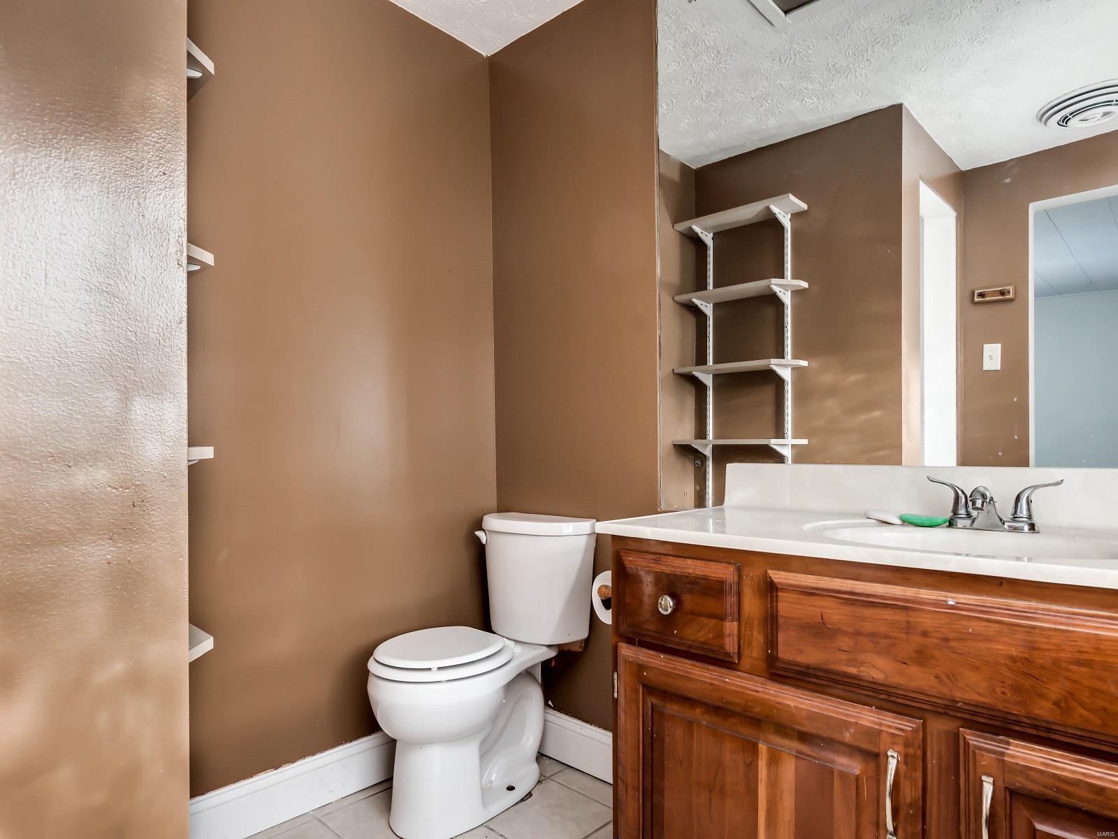 9823 Bunkum Road Fairview Heights, IL 62208 - Photo 16 of 41 Gallery Image 16