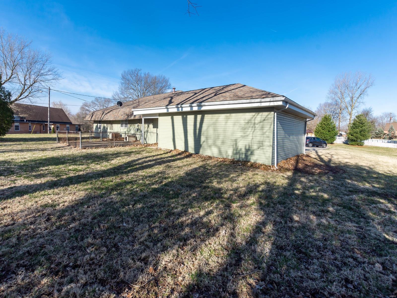 9823 Bunkum Road Fairview Heights, IL 62208 - Photo 32 of 41 Gallery Image 32
