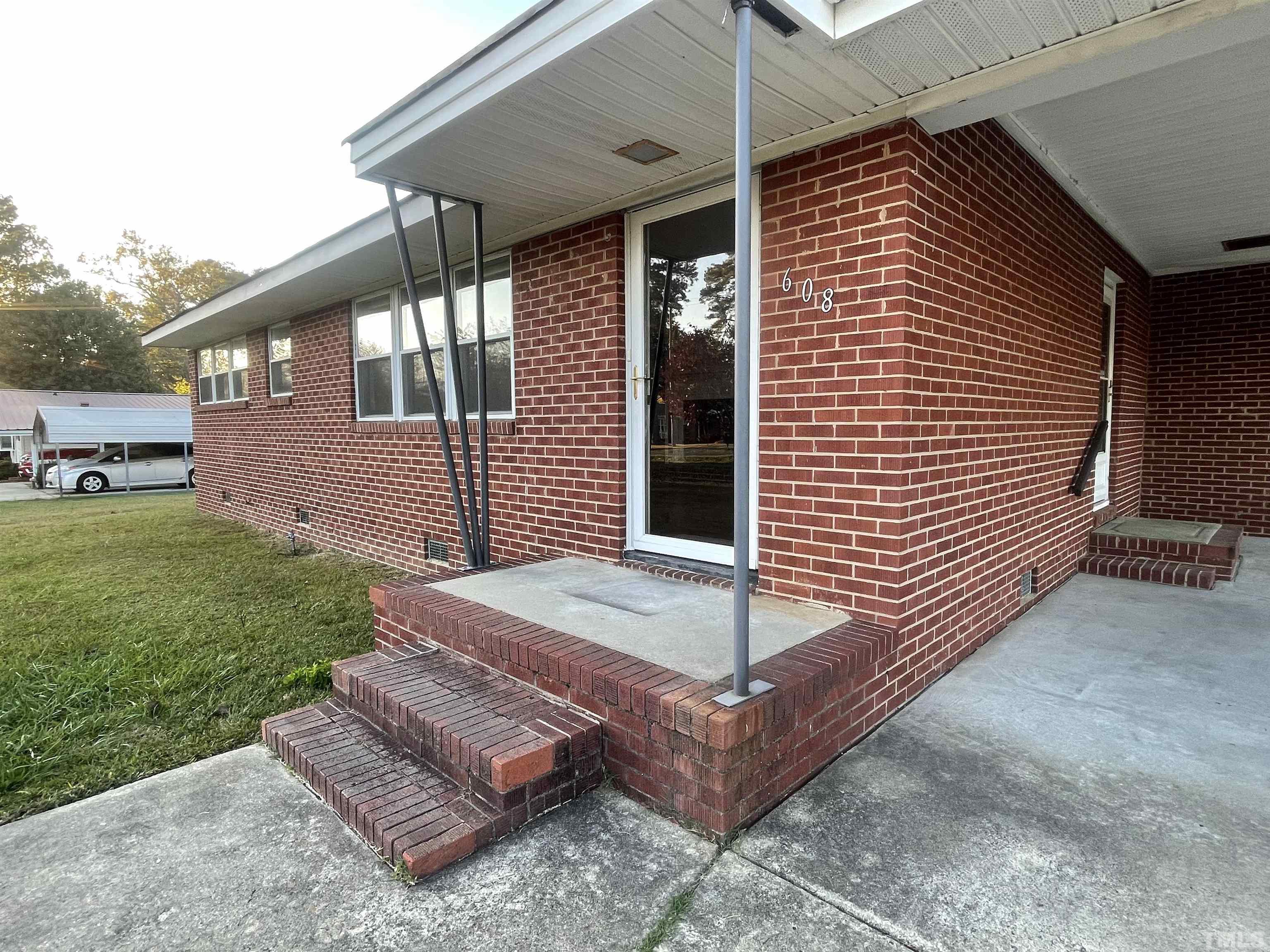 608 Old Post Road Erwin, NC 28339 - Photo 10 of 40 Gallery Image 10