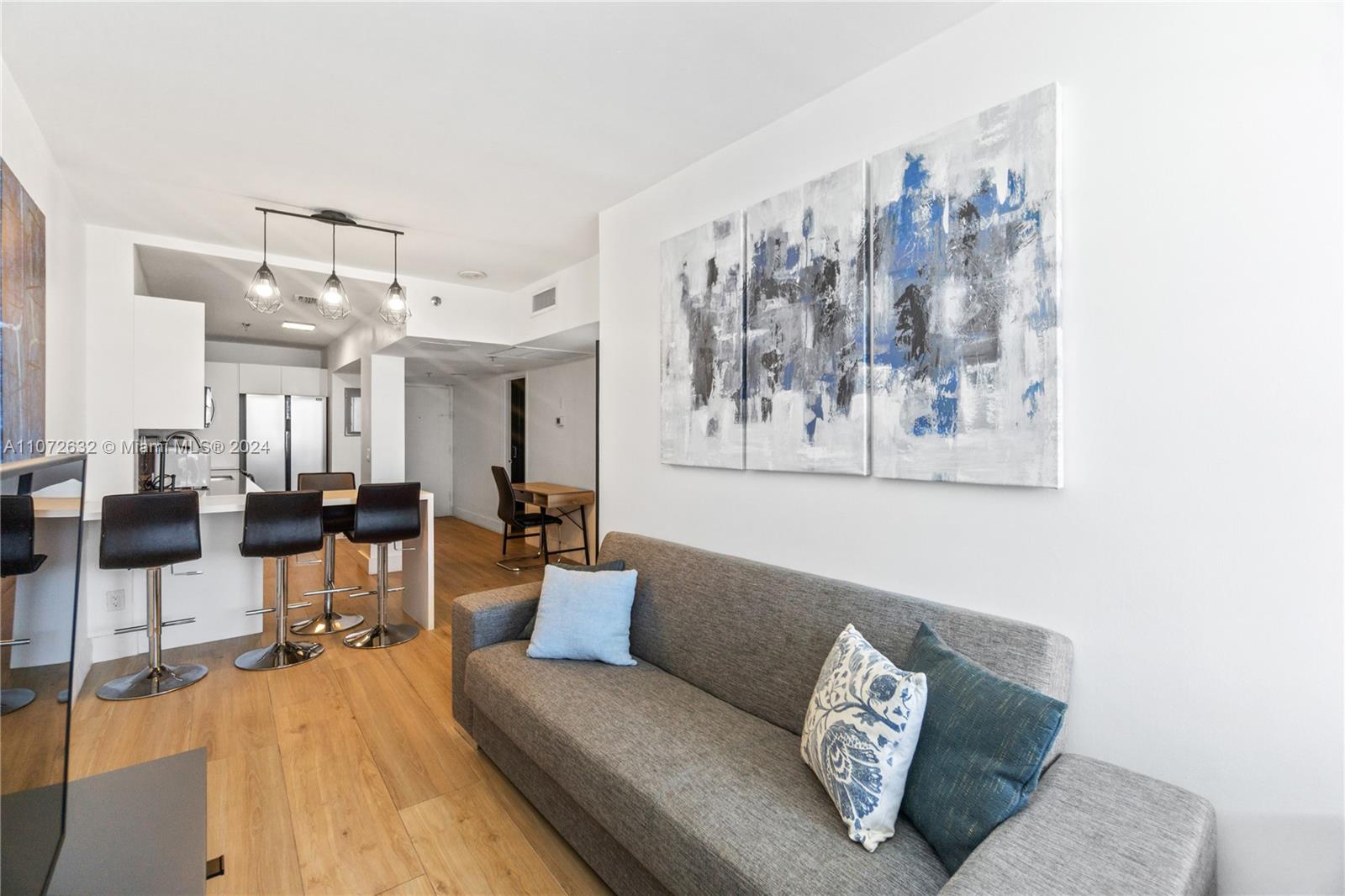 100 Lincoln Road, Unit 1627 Miami Beach, FL 33139 - Photo 2 of 19