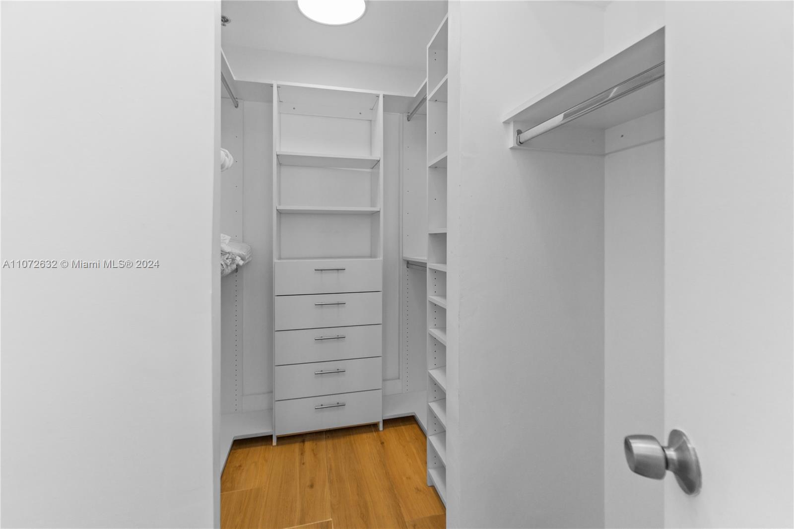 100 Lincoln Road, Unit 1627 Miami Beach, FL 33139 - Photo 9 of 19