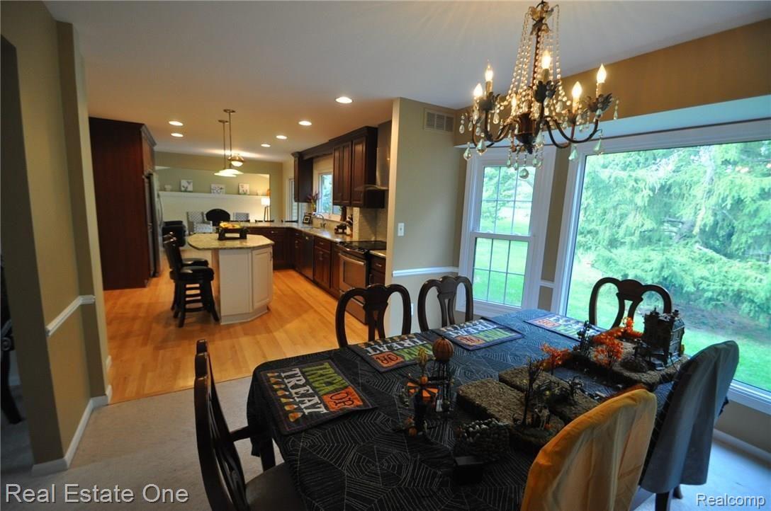 2294 Chippenham Chase Rochester, MI 48306 - Photo 10 of 23 13.JPG