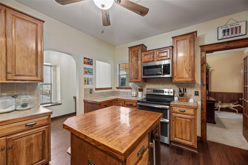 82 Trail Ridge Drive Melissa, TX 75454 - Photo 7 of 29 Kitchen with stainless appliances