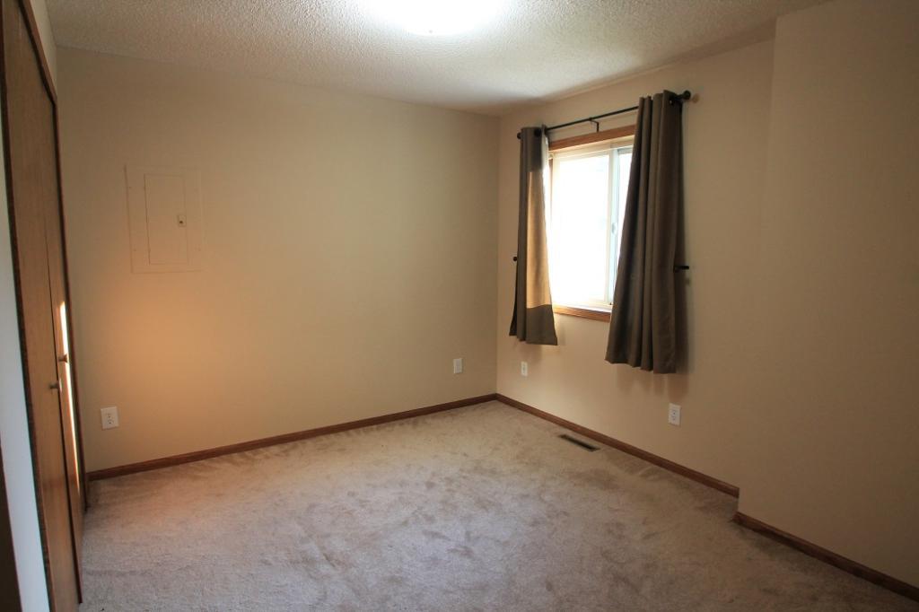 124 Ruth Street North, Unit 3 St. Paul, MN 55119 - Photo 9 of 11 Gallery Image 9