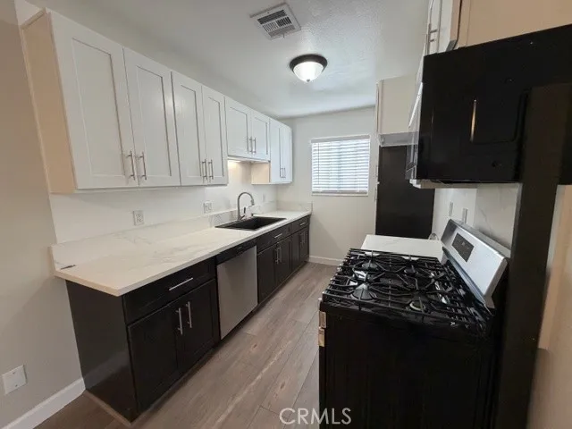 $2,300 | 1309 Vía Santiago, Unit D, Corona, CA 92882