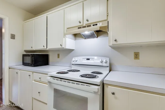 $990 | 119 Juliette Place, Unit 6, Lafayette, LA 70506