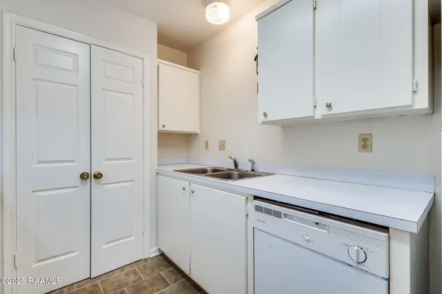 $990 | 119 Juliette Place, Unit 6, Lafayette, LA 70506