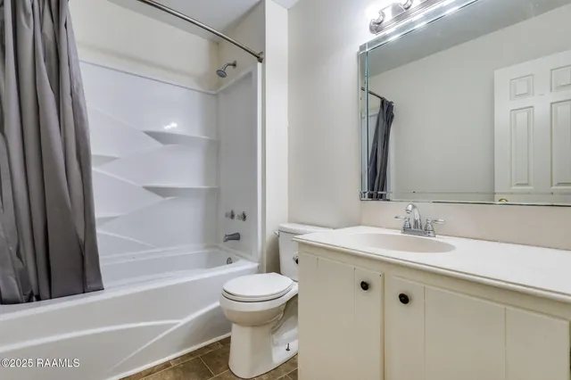 $990 | 119 Juliette Place, Unit 6, Lafayette, LA 70506