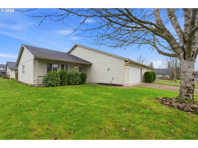 $359,900 | 511 Southeast Clark Avenue, Battle Ground, WA 98604