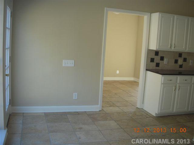 427 Clearbrook Road Matthews, NC 28105 - Photo 4 of 12 Gallery Image 4