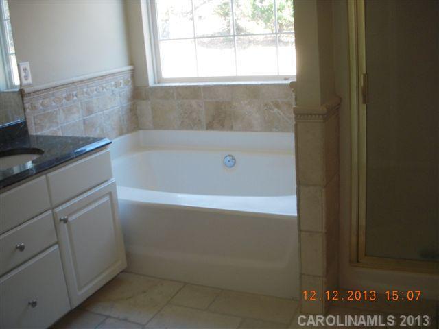 427 Clearbrook Road Matthews, NC 28105 - Photo 6 of 12 Gallery Image 6
