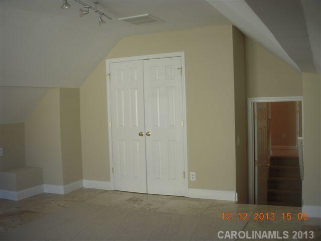 427 Clearbrook Road Matthews, NC 28105 - Photo 10 of 12 Gallery Image 10