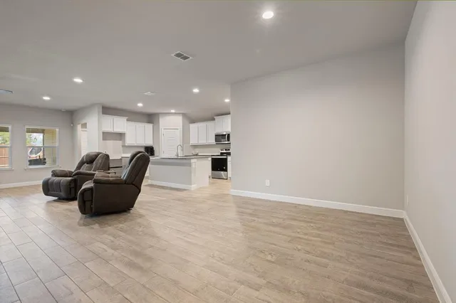 $395,999 | 516 Highland Park Trail, Alvarado, TX 76009