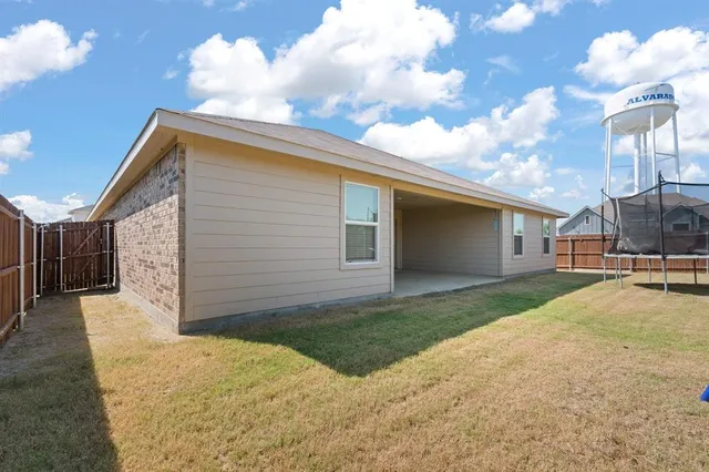 $395,999 | 516 Highland Park Trail, Alvarado, TX 76009