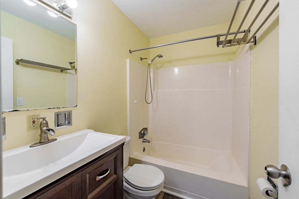 170 East Hadley Road, Unit 98 Amherst, MA 01002 - Photo 13 of 23 Gallery Image 13