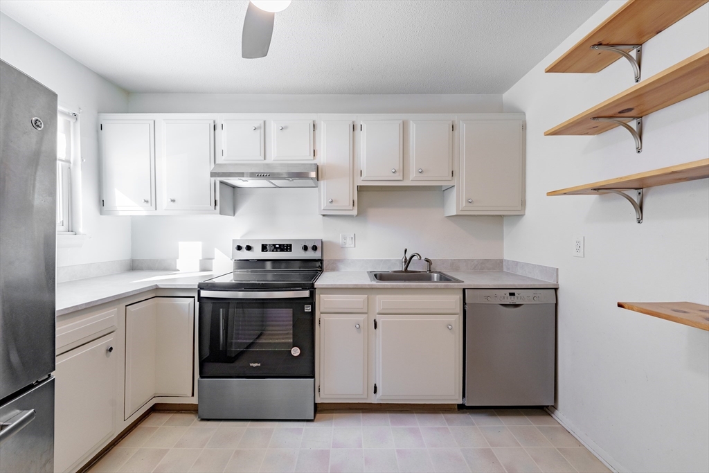 170 East Hadley Road, Unit 98 Amherst, MA 01002 - Photo 2 of 23 Gallery Image 2