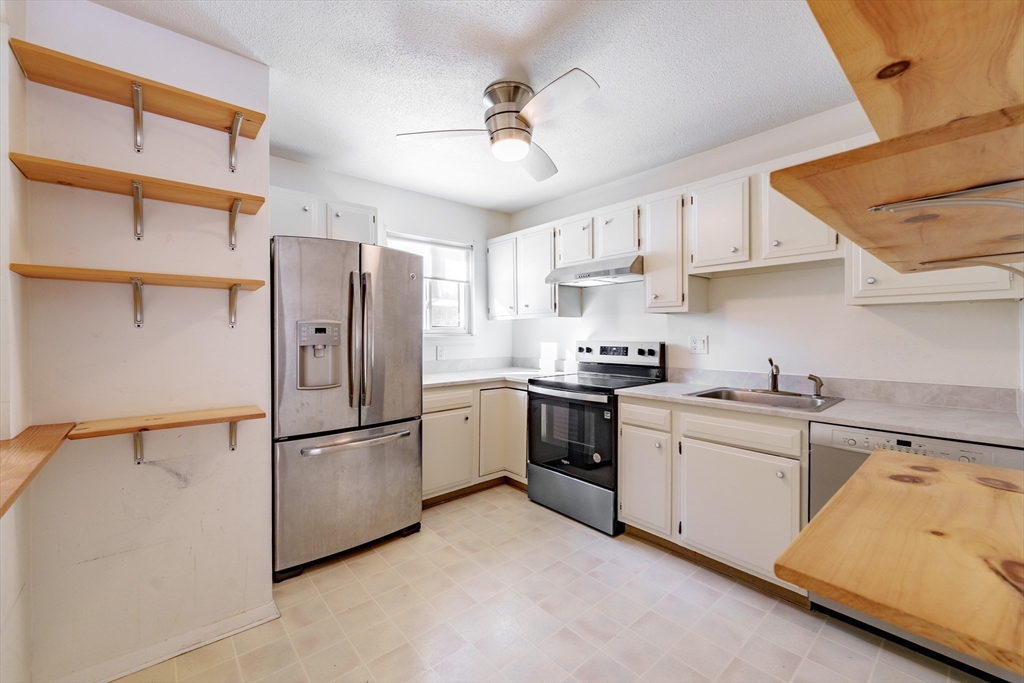 170 East Hadley Road, Unit 98 Amherst, MA 01002 - Photo 3 of 23 Gallery Image 3