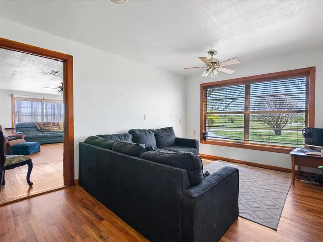 $669,000 | 1006 County Road 2475, Alvord, TX 76225