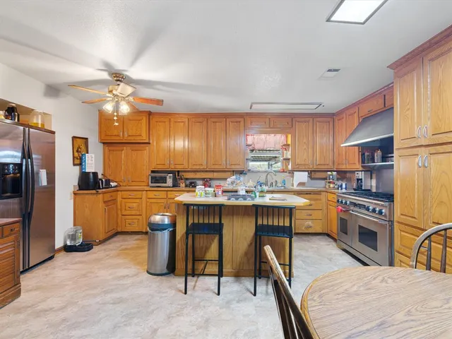 $669,000 | 1006 County Road 2475, Alvord, TX 76225