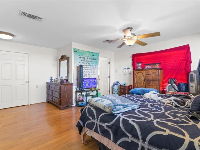 $669,000 | 1006 County Road 2475, Alvord, TX 76225