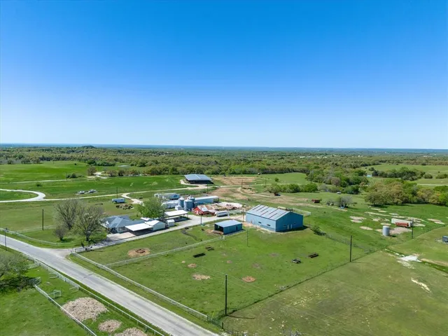 $669,000 | 1006 County Road 2475, Alvord, TX 76225