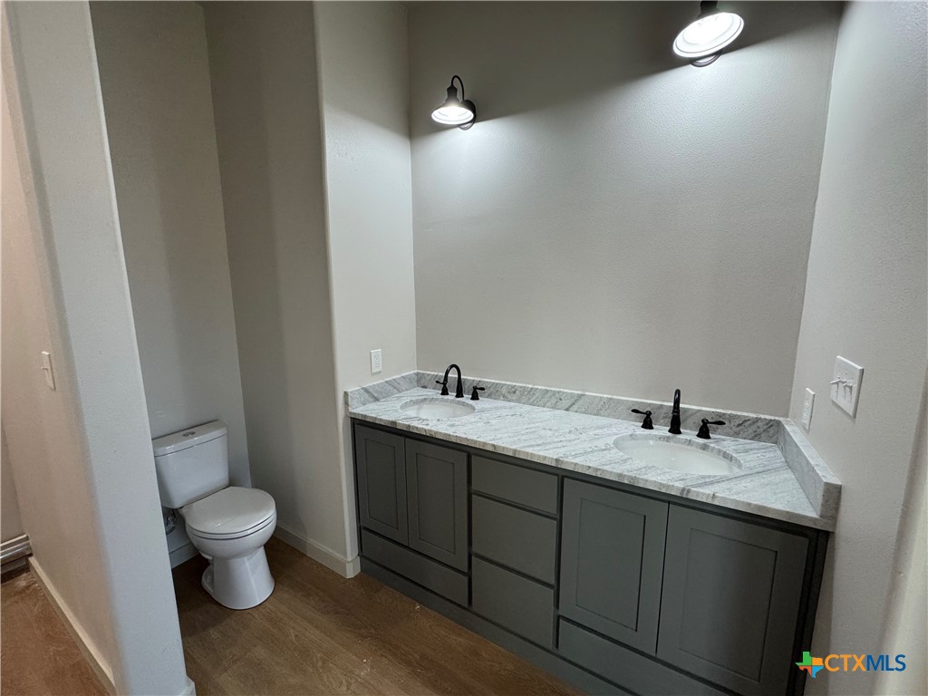 318 Warehouse Road Victoria, TX 77905 - Photo 17 of 39