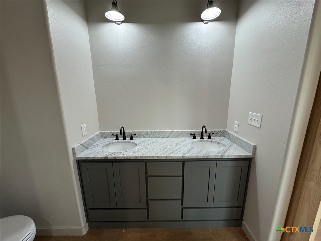 318 Warehouse Road Victoria, TX 77905 - Photo 18 of 39