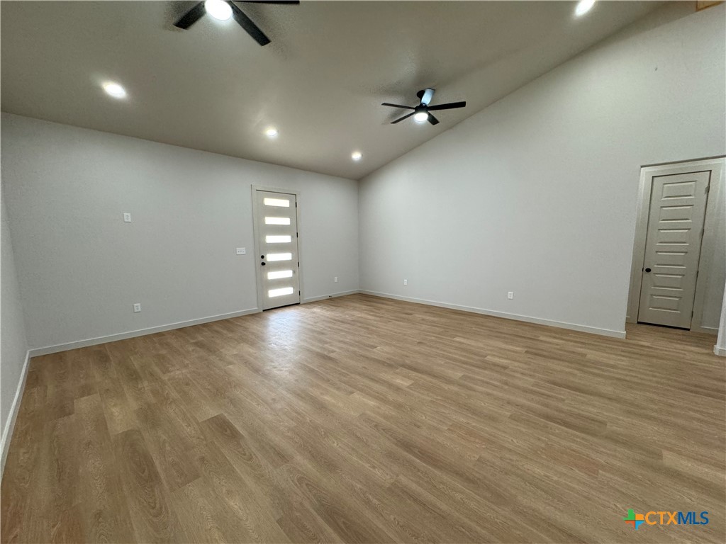 318 Warehouse Road Victoria, TX 77905 - Photo 3 of 39