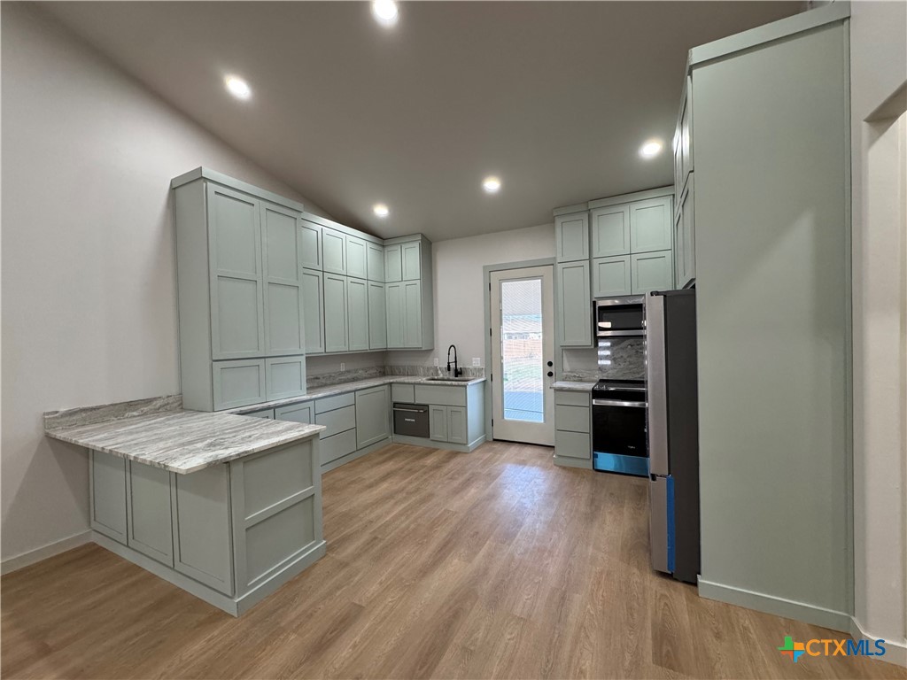 318 Warehouse Road Victoria, TX 77905 - Photo 8 of 39