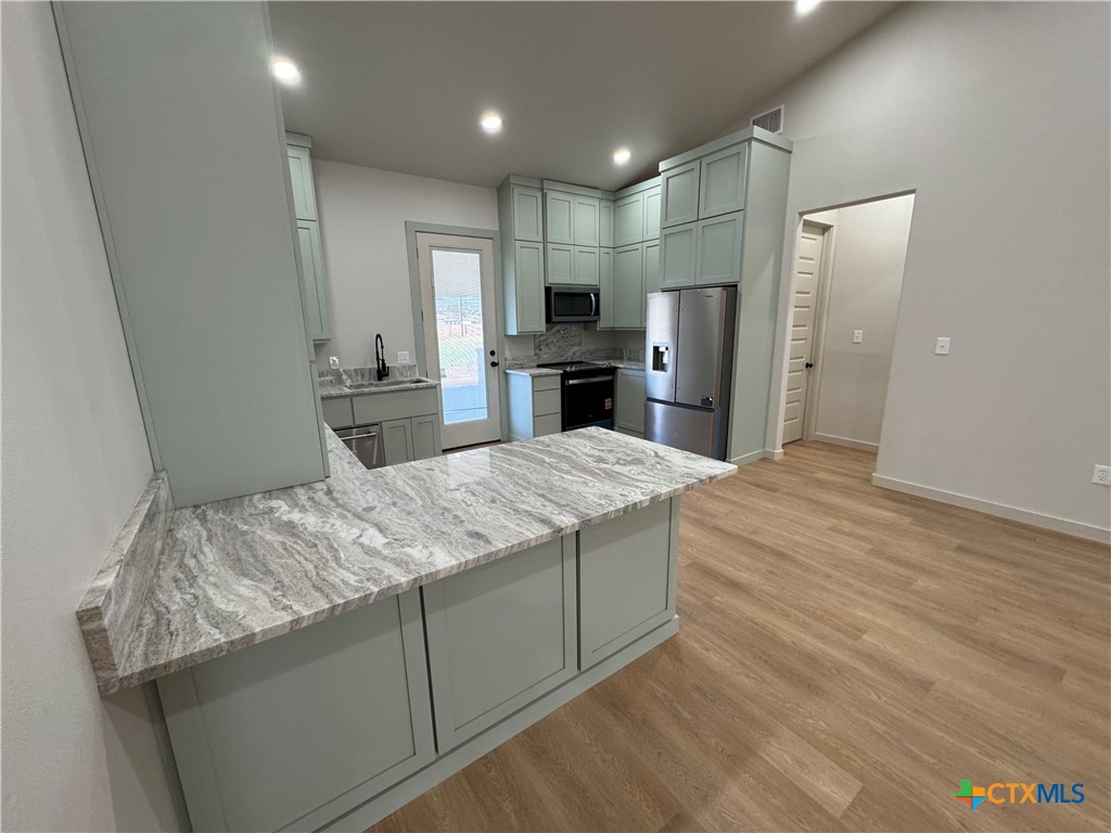 318 Warehouse Road Victoria, TX 77905 - Photo 9 of 39