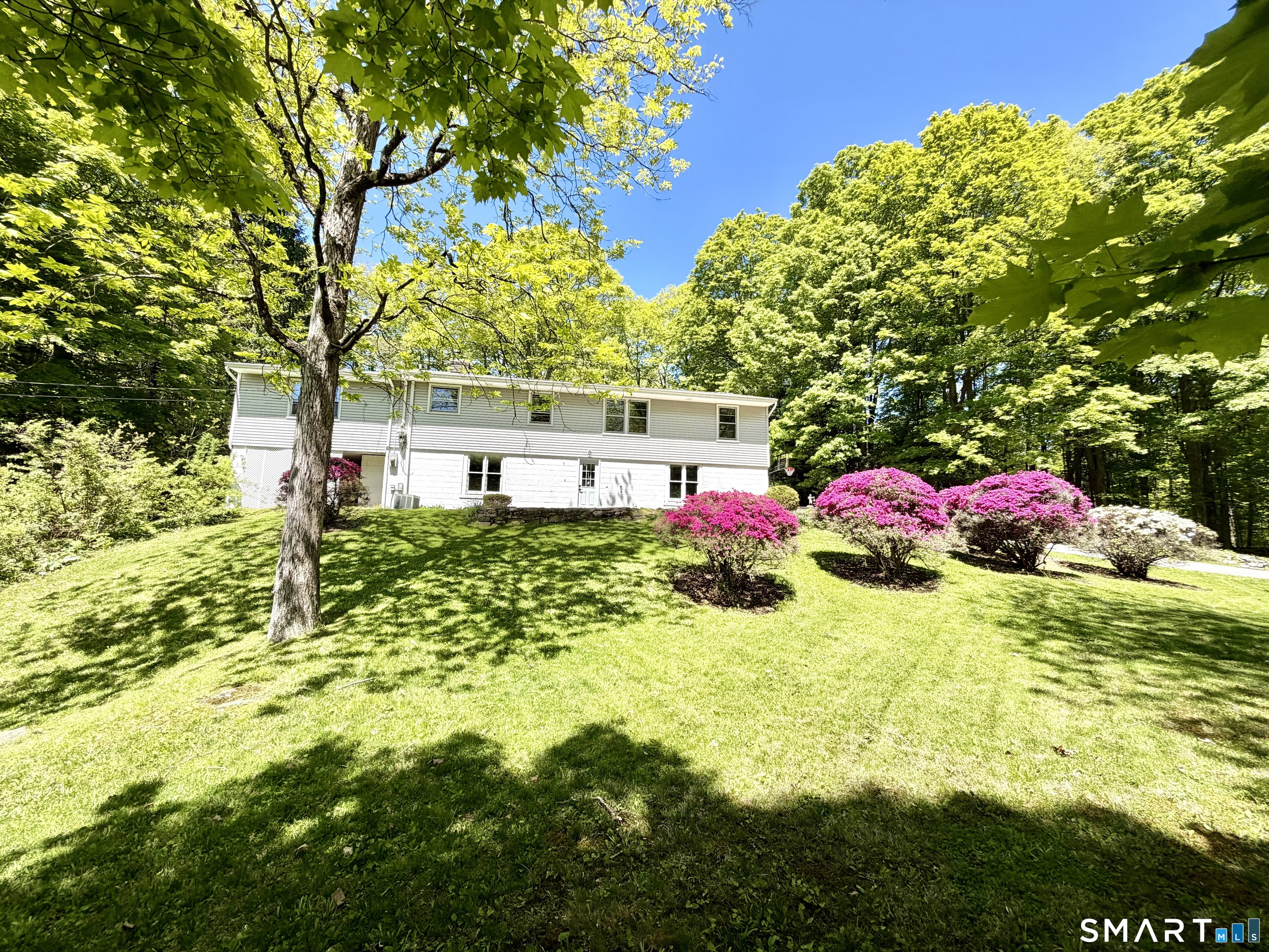 137 Florida Hill Road Ridgefield, CT 06877 - Photo 2 of 33
