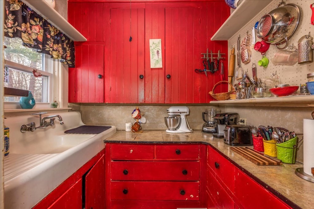 153 Eastford Road Southbridge, MA 01550 - Photo 13 of 33 Gallery Image 13