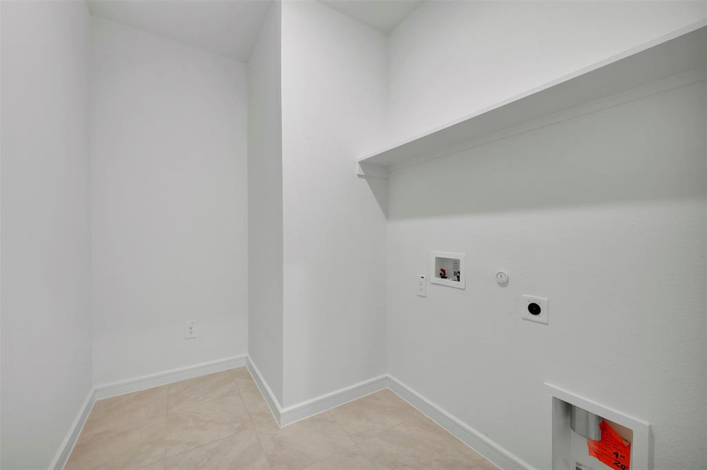 175 Summer Rain Way Newark, TX 76071 - Photo 22 of 39 a view of small space