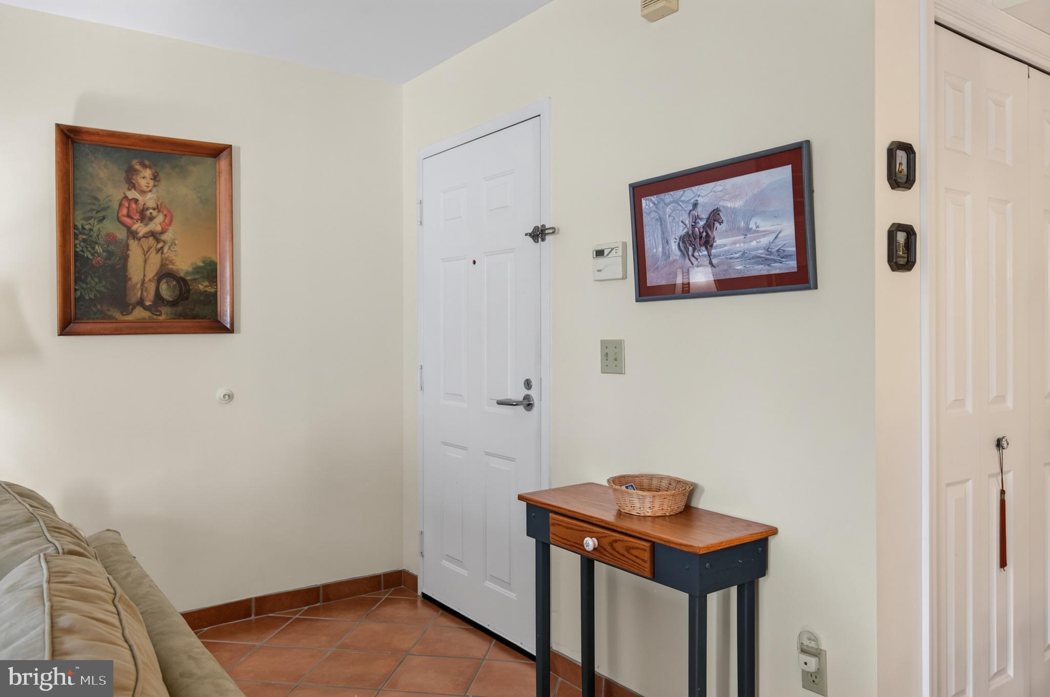 936 Bay Ridge Avenue, Unit 201 Annapolis, MD 21403 - Photo 18 of 40 a small space with a window