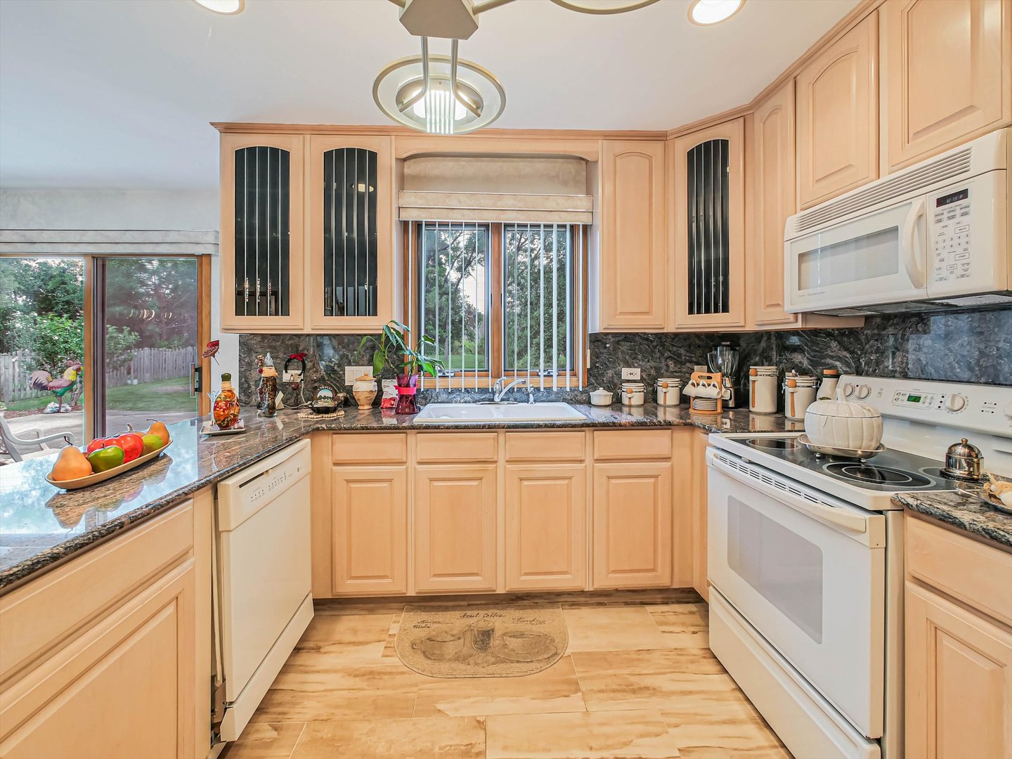 1212 Grove Avenue Addison, IL 60101 - Photo 12 of 42 Gallery Image 12