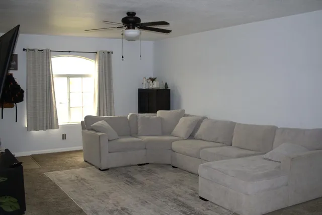 $430,000 | 275 North Peach Avenue, Clovis, CA 93612