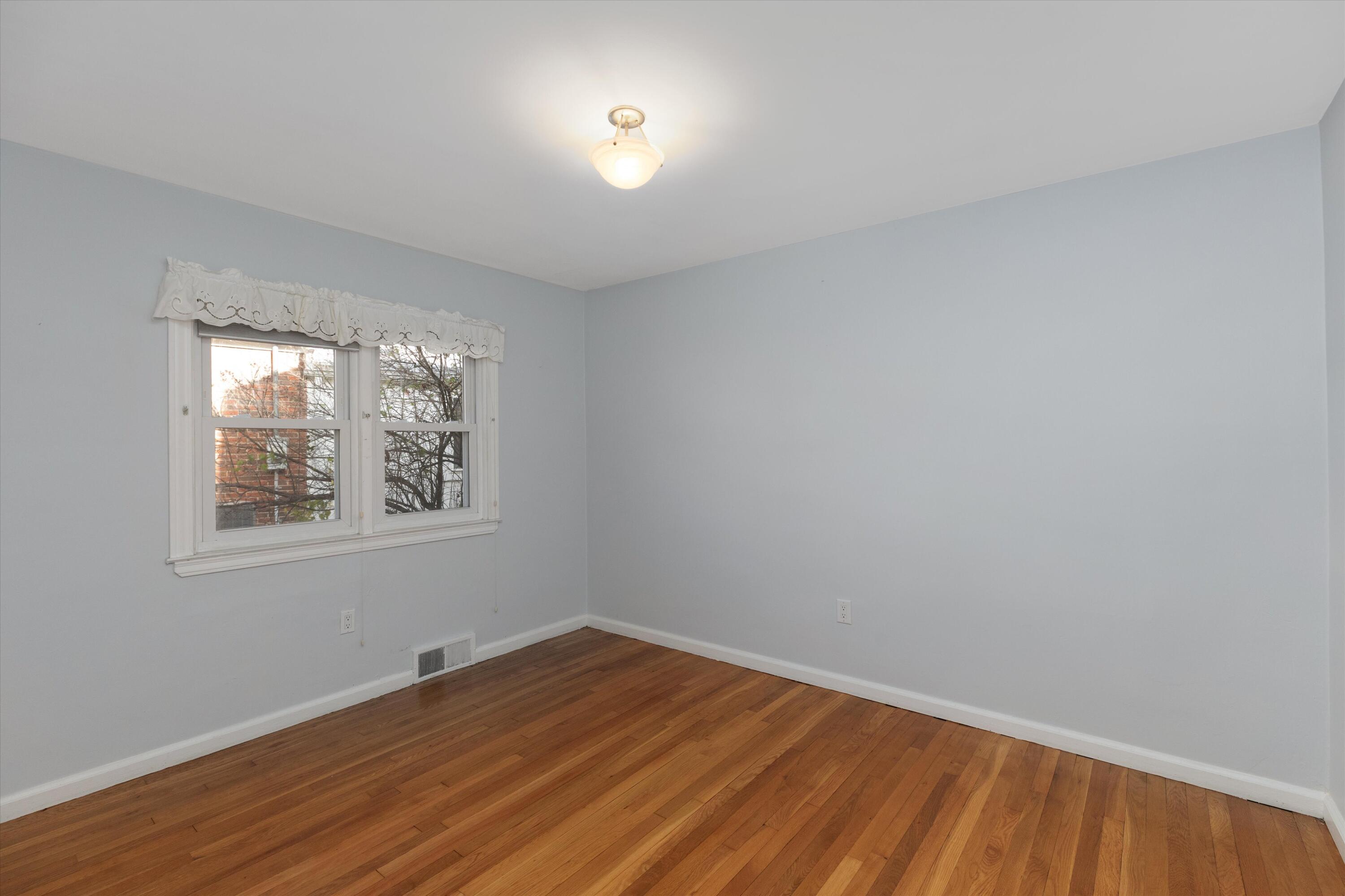2107 Ferdon Road Ann Arbor, MI 48104 - Photo 11 of 52 20-2107 Ferdon Rd 0009