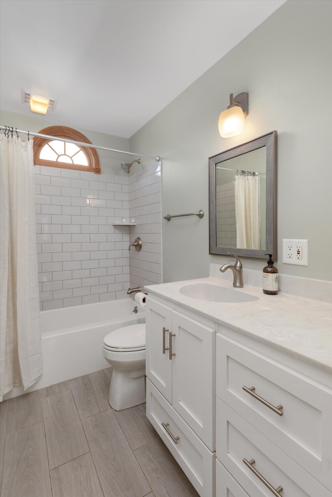 2107 Ferdon Road Ann Arbor, MI 48104 - Photo 10 of 52 19-2107 Ferdon Rd 0008