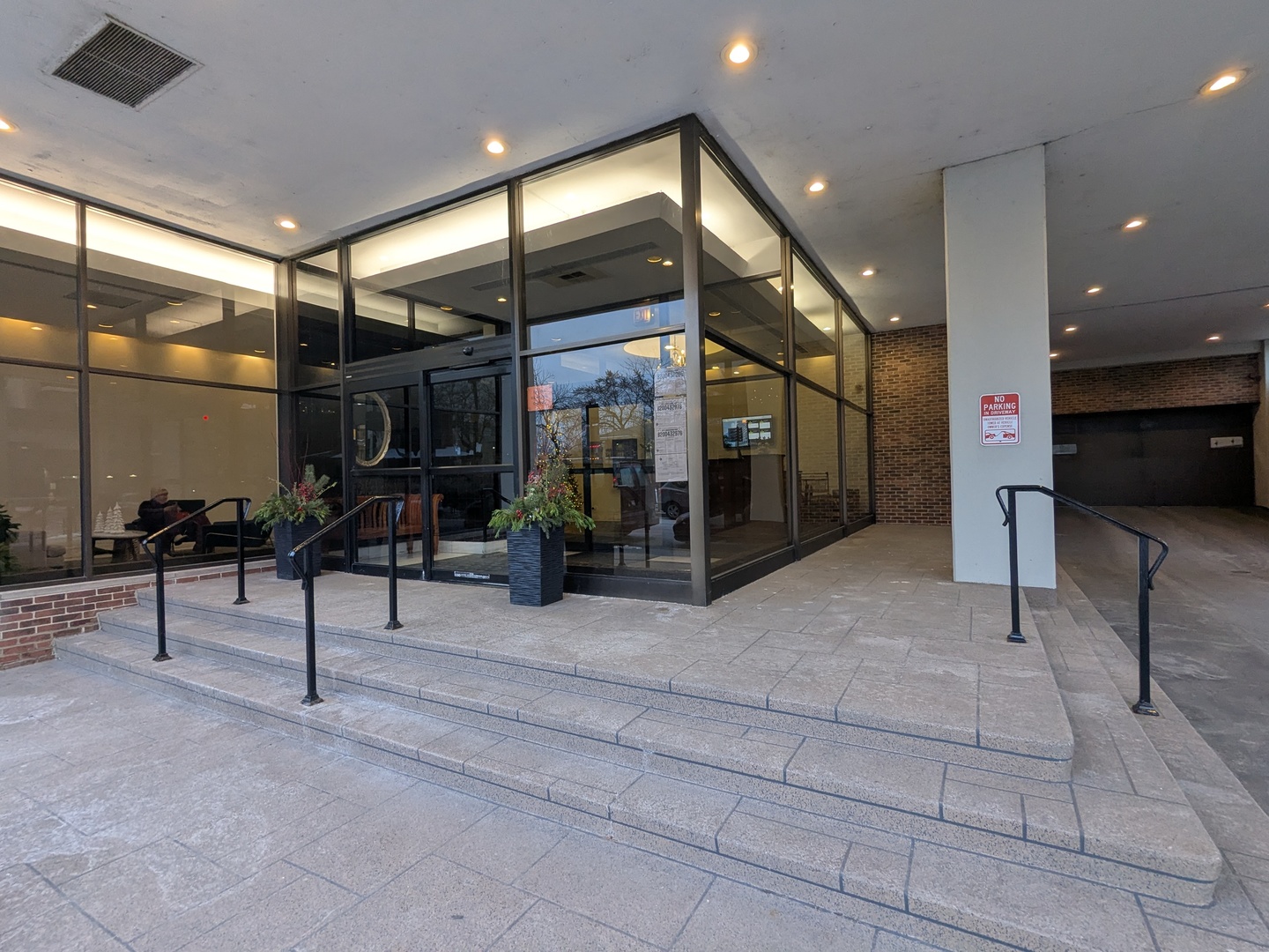 6171 North Sheridan Road, Unit 1408 Chicago, IL 60660 - Photo 18 of 23